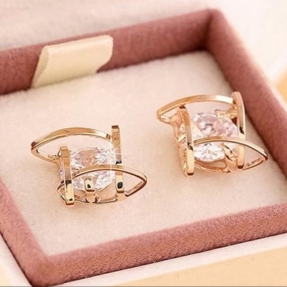 NEW Gold 3D Solitaire Caged Diamond Stud Earrings - Picture 8 of 9